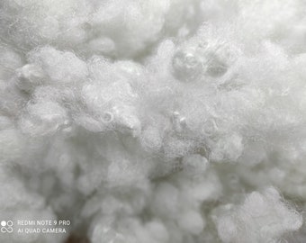 Synthetische Flauschfüllung aus Polyester 500 Gramm - Füllstoff für Polstereinsatz - Füllstoff für Kissen. Künstlicher Daunenbezug für Kissenbezüge
