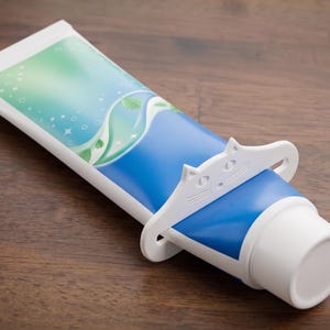 Cat Lover Toothpaste Squeezer Kitty Kitten Squeezes Toothpaste Tubes Gag Gift | Cheap Stocking Stuffers image 4