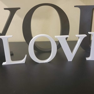 Letras grandes de 5 pulgadas / Letra independiente / Cinta adhesiva al alfabeto de la pared Cualquier letra Siete pulgadas / Letras enormes montadas en la pared