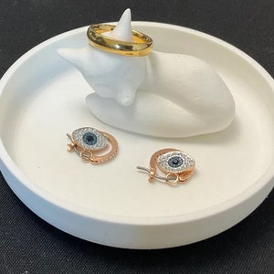 Sleeping Fox Ring Holder -  Fox Ring Dish - Animal Jewelry Holder - Nightstand Bedside Ring Decor - Gifts for Animal Lovers