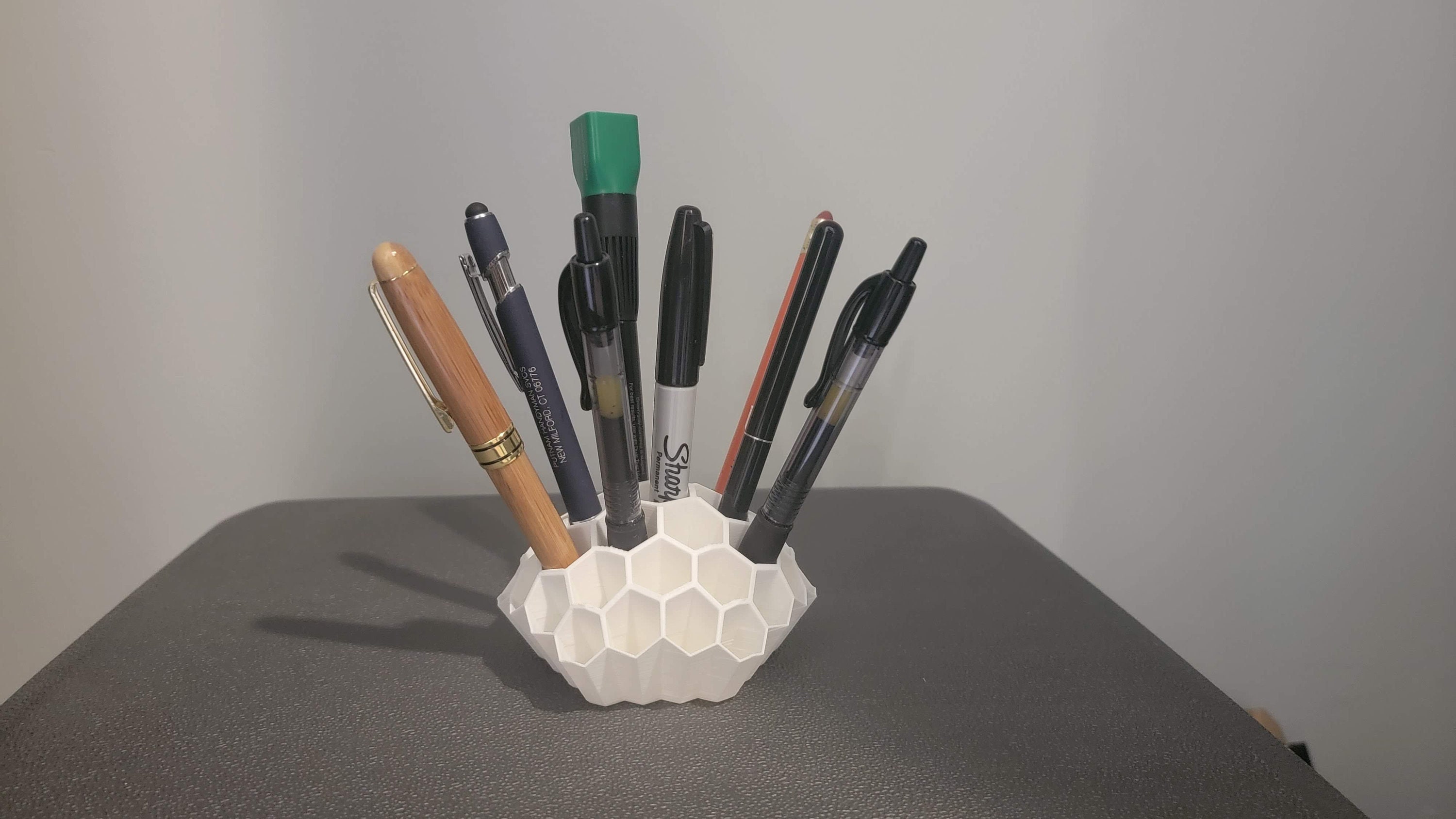 Honeycomb Desk Organizer | Pen Holder |  Pencil Holder | Bees | Beehive | Beekeeper | Gift for Bee Lovers Working In the Office | Cool Gifts