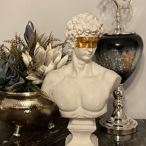 David Sculpture, David Bust Statue, Bust, White Sculpture Gold Strip, Roman Sculpture Statues, Greek Bust Statue, Greek Mythology Decor