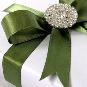 Dark Green Ribbon, Crepe Ribbon, Ribbon for Gift Wrapping, Edged Ribbon for  Hair Accessories, Dressmaking Ribbon, Premium Ribbon. 