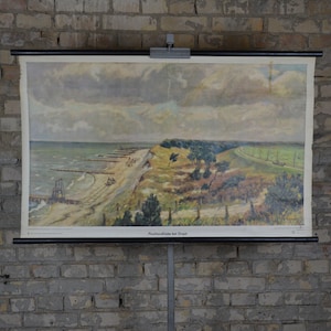 Zingst Küste, Ostsee, Deutschland: original vintage 1960er Jahre Lehrtafel Schulwandkarte Landschaft Strand Malerei DDR