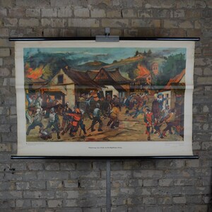 Pillage d'un village, guerre de 30 ans : carte murale originale d'une école allemande des années 50, illustration de l'histoire, soldats mercenaires suédois