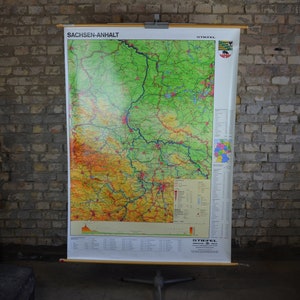 Topgraphische Karte von Sachsen-Anhalt, Deutschland: Original Vintage 1990er Lehrposter Schulwandkarte Saxonia Print Magdeburg