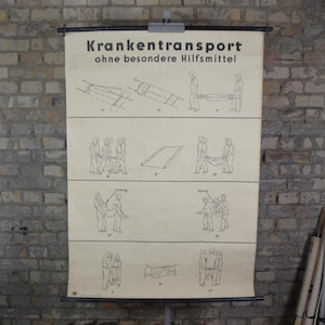 Transport Verletzter, Trage: original vintage 1950er Jahre Sanitäter Lernposter Schulwandkarte Sanitäter Rotes Kreuz