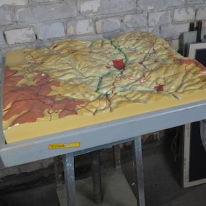 Geographisches Relief, Geologie: außergewöhnliche original vintage 3D Landkarte Schulmodell aus Gips Gips naturwissenschaftliches Relief