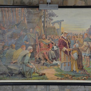 Mittelalterlicher Hof in karolingischer Zeit, Mittelalter: original antik 1890er Jahre Lehrposter Schule Wandkarte Roll down Druck Geschichte
