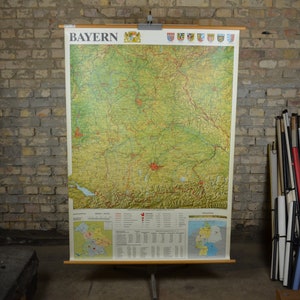 Große Klassenzimmer-Karte von Bayern, Bayern, Deutschland: original vintage 1980er Deutsches Bildungsposter Schulwandkarte Rollkarte politisch