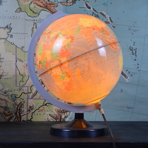 Originale 1980s Räth Geology Globe: vintage illuminato topografico tedesco rara mappa vintage fatta a mano lampada geografia lampada notturna scienza retrò
