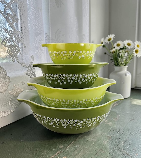 Vintage Pyrex Crazy Daisy/spring Blossom Cinderella Nesting Bowls
