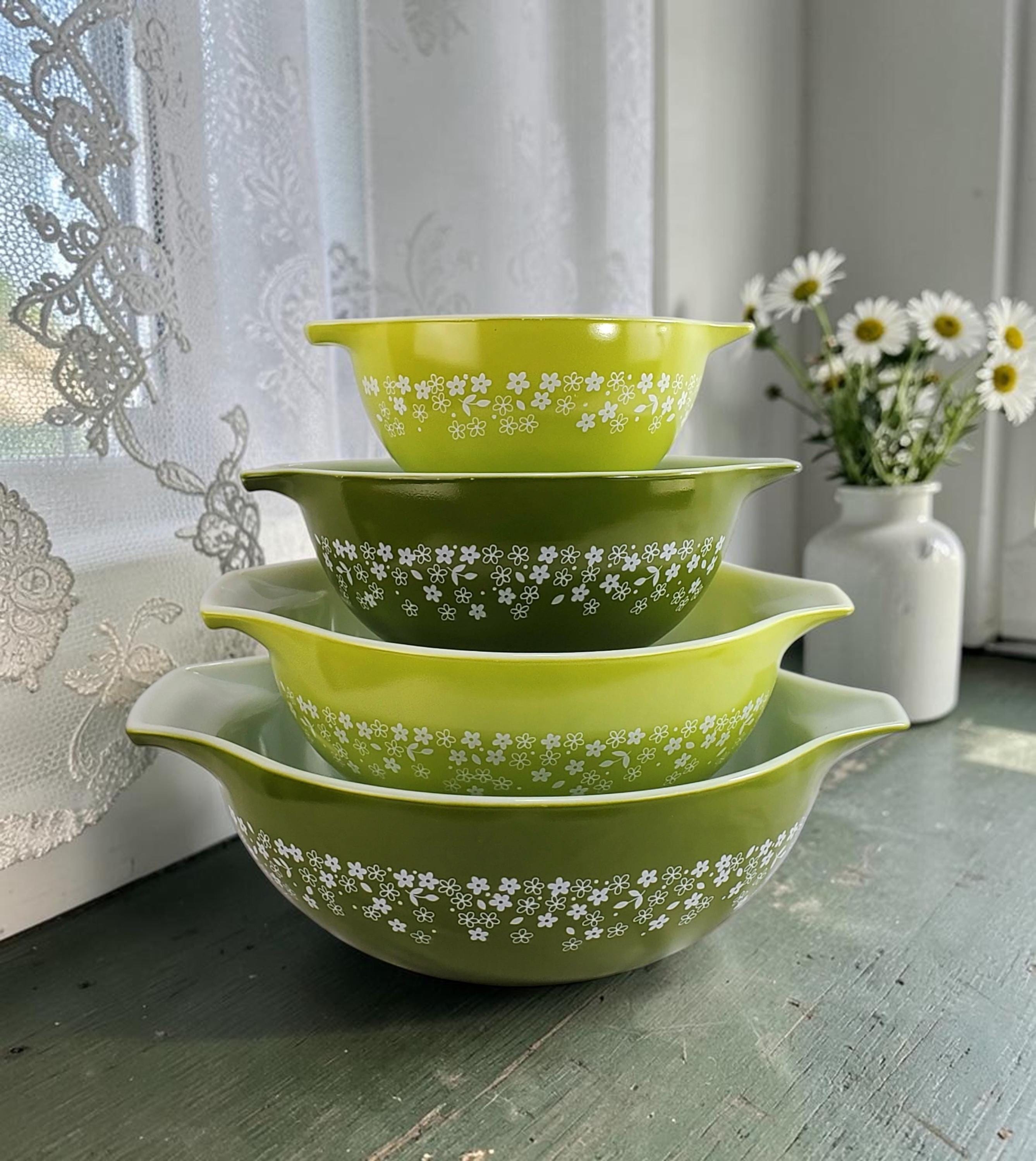 Vintage Pyrex Crazy Daisy/spring Blossom Cinderella Nesting Bowls