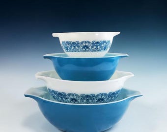 Vintage Pyrex Aschenputtel Stapelschalen - Horizon Blue 4er Set