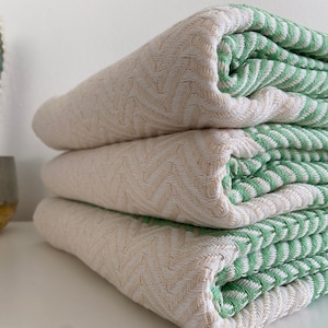 Zigzag Design soft Green Sofa Throw, Sofa Throw, Soft Blanket, Blanket for Sofa, Armchair Throw, Throw Blanket, Sofa Cover, Green Sofa Throw