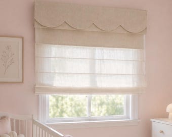 Estores romanos de doble capa, opacos y translúcidos, con o sin cenefa festoneada, sistema día y noche.