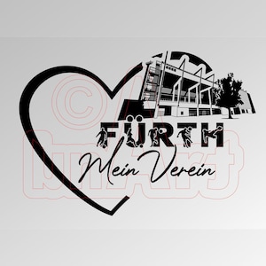 Puede incluir: Gráfico en blanco y negro con forma de corazón, la palabra "FÜRTH" y "Mein Verein". El diseño incluye una silueta de estadio, figuras de futbolistas y un árbol.
