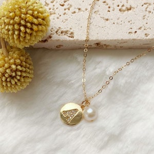 Lettre initiale perle d'eau douce pendentif or rempli de chaîne collier, breloque collier de perles bijoux personnalisés cadeaux d'anniversaire pour elle