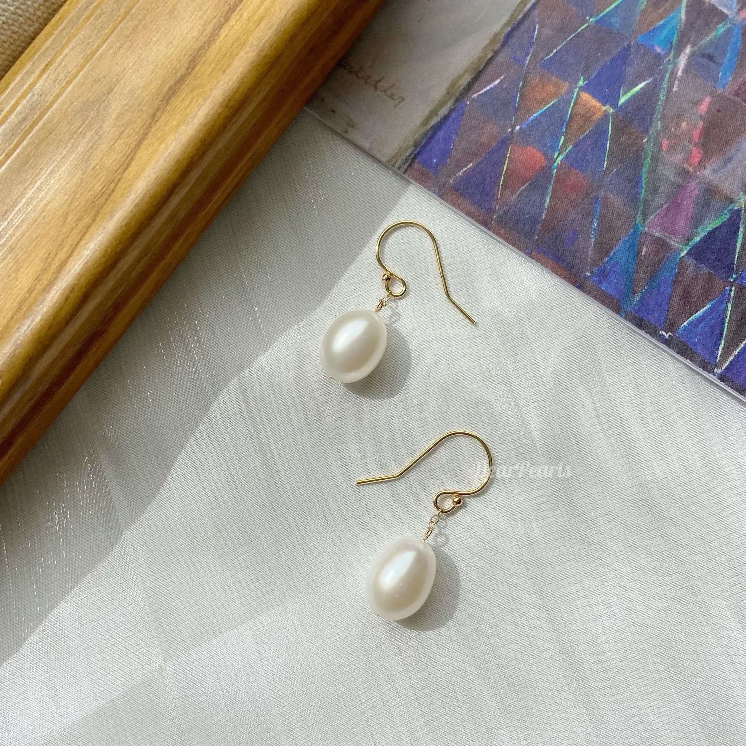 Orecchini pendenti in oro con perle, orecchini in oro massiccio 14 carati, gioielli da sposa, gioielli da cocktail estivi, regalo di compleanno per donna, gioielli da donna - Italia