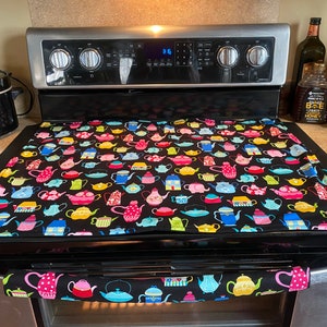 Teapots Stove Top Cover with or without Oven Handle that Protects Your Ceramic Glass Top and Handle - Reversible Quilted Backside