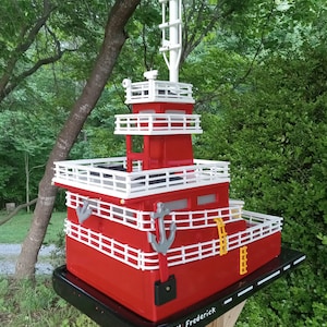 Tugboat Builder&#39;s Choice Custom-Built Mailbox Free-Range Large