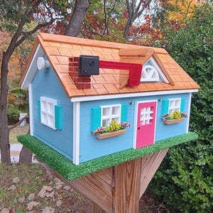 Nantucket Cottage Custom-Built Free-Range Large-Built To Budget