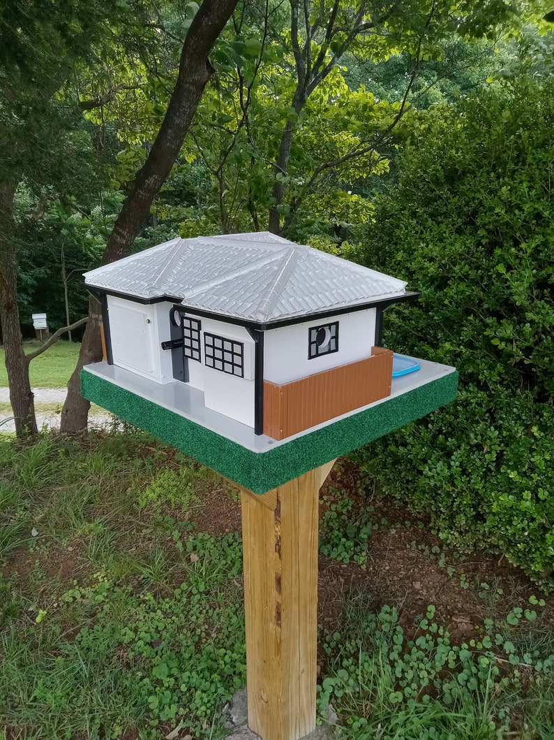 Vogelhaus, das Ihr Zuhause nachbildet Bild 3