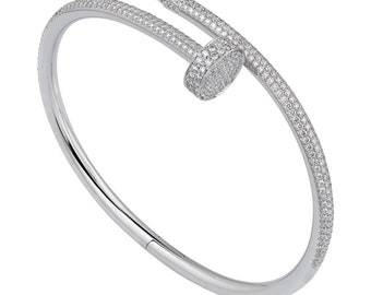 nail armband