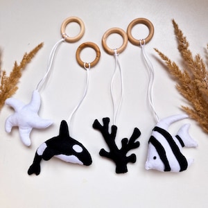 Jouets de gym pour bébé, jouets sensoriels monochromes, jouet d'activité fait main, jouet suspendu noir blanc, décoration de chambre d'enfant océan, cadeau de baby shower, cadeau de nouveau-né