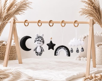 Giocattoli per la ginnastica del bambino in bianco e nero, giocattoli per neonati ad alto contrasto, set Montessori per la ginnastica del bambino, decorazioni per la cameretta a tema zebra, regalo neutro per neonati