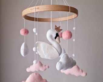 Móvil de cisne para bebé hecho a mano, decoración infantil de fieltro con forma de nube y estrella