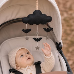 Gothic kinderwagen speelgoed voor baby, zwarte vleermuis kinderwagen slinger, alternatief kinderdagverblijf