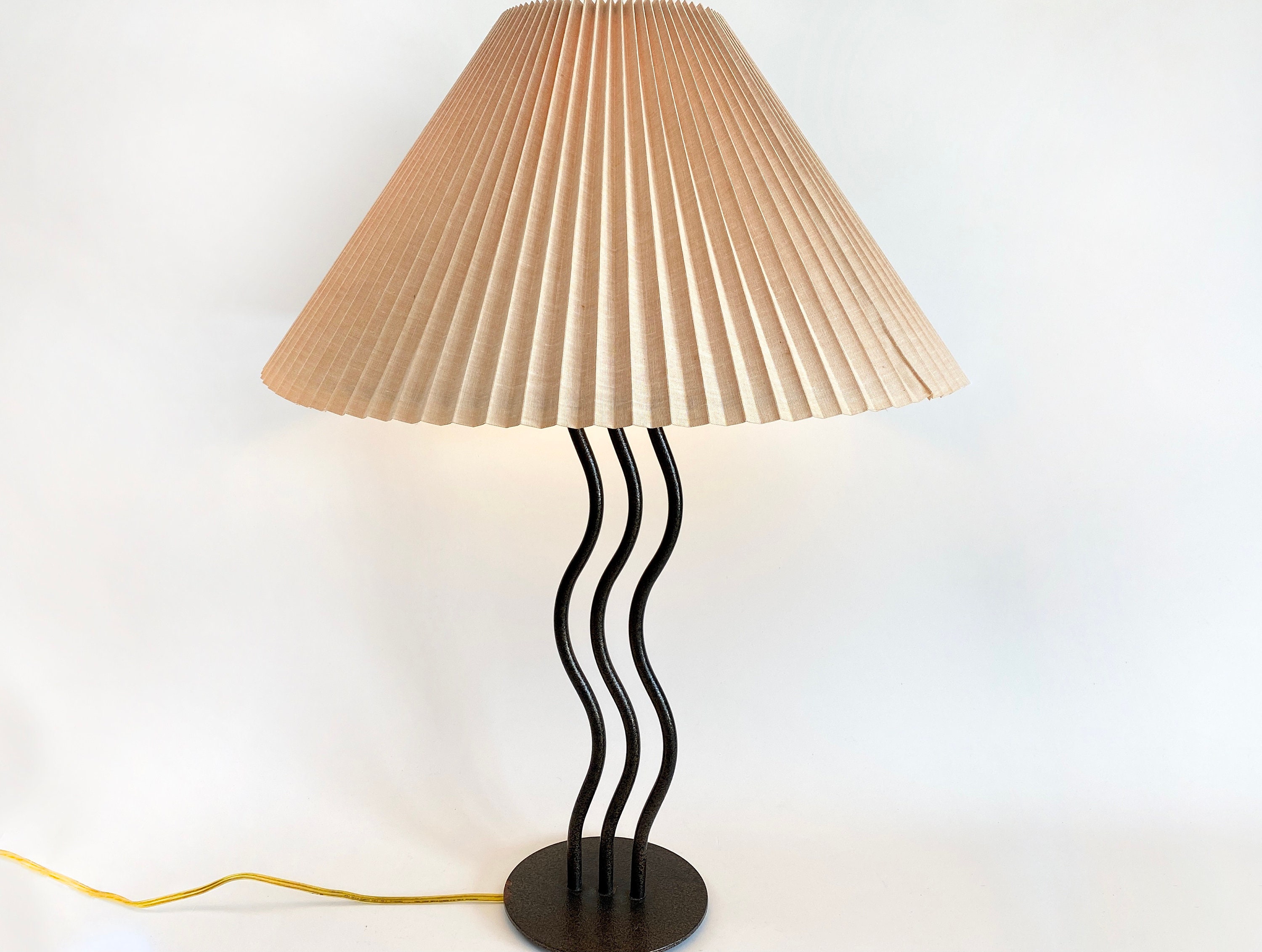 Vintage squiggle lamp deals