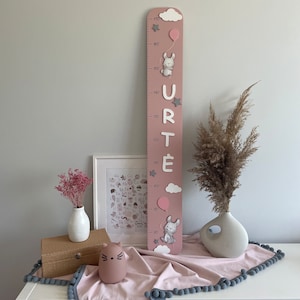 Groeigrafiek voor kinderen, gepersonaliseerde hoogteliniaal, babymeisje kinderkamer wanddecoratie, houten meter slaapkamer meting kind, verjaardagscadeaus