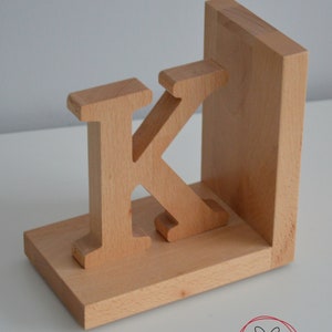 Sujetalibros con inicial de un lado para habitación de niños, decoración personalizada para guardería de bebé, sujetalibros para dormitorio, decoraciones para habitación