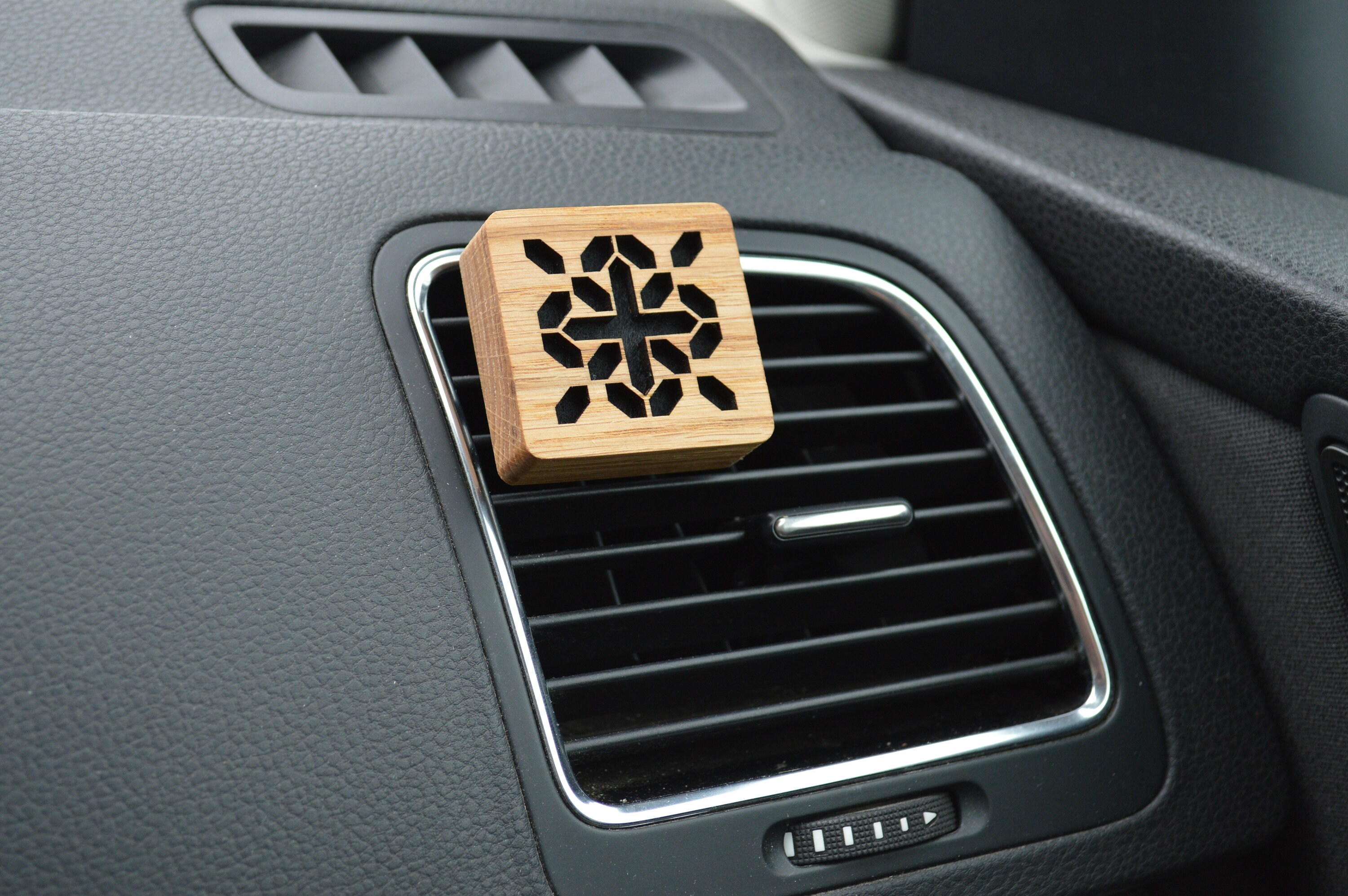 Diffusore Oli Essenziali Per Auto: Riduci Lo Stress E Profuma Il Tuo Abitacolo - Foto 12