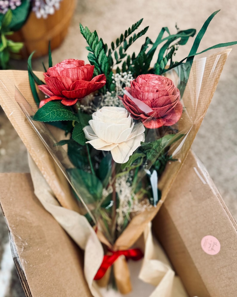 Three Rose Bouquet - Etsy