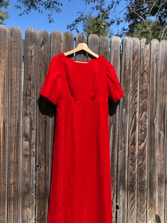 Red Velvet Short Sleeve Long Dress, 1950s Red Dre… - image 4