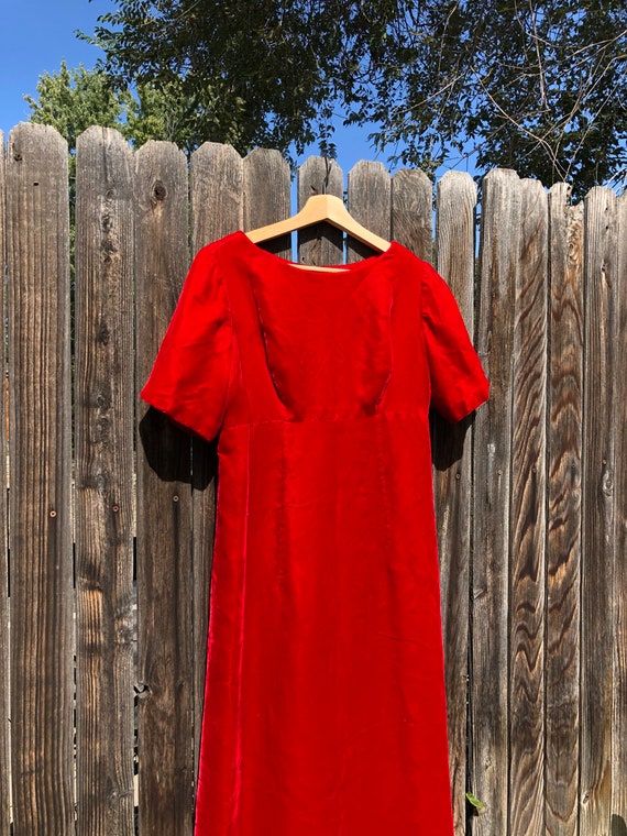 Red Velvet Short Sleeve Long Dress, 1950s Red Dre… - image 3