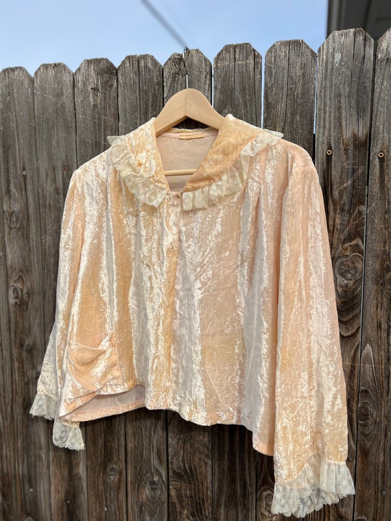 Women’s Beige Crushed Velvet Bolero Jacket with la