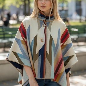 Wyeth Trail Capelette - Pendleton Wool Blanket - Reversible Cape