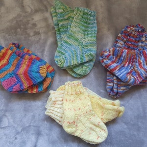 Knitting pattern socks for moms size 38 - 40 and minis size 22/23 and 24/25!
