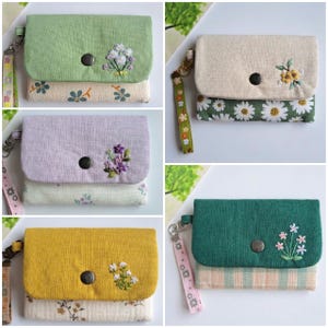 Personalized Hand Embroidered Flower Pouch, Rose Linen Wallet, Handmade ID card Bag, Bridesmaid Gift, Linen Coin Purse, Rose Embroidery Bag