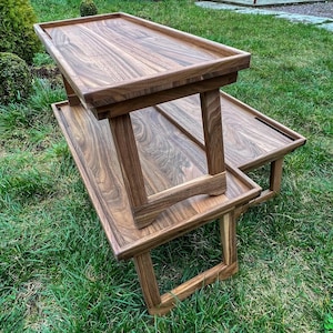 Escritorio para computadora portátil, bandeja de cama de nogal, escritorio minimalista de madera, bandeja para computadora portátil hecha a mano, mesa de escritorio minimalista de madera maciza, mesa para computadora portátil, regalo artesanal de madera