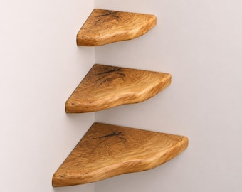 Estantería de esquina de roble, estantes flotantes de pared de madera con borde natural, almacenamiento para espacios pequeños.