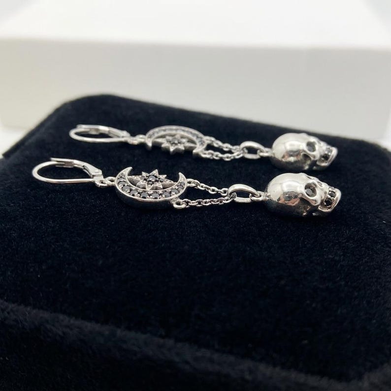 Oorbellen met doodskopmotief, halve maan en ster, gotische sterling zilveren oorbellen met synthetische zwarte stenen, op bestelling gemaakt. afbeelding 4