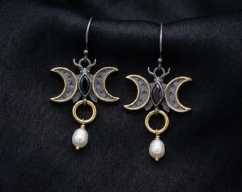 Pendientes Triple Luna en Plata de Ley — Medias Lunas bañadas en oro, piedra marquesa negra y colgante de perla cultivada, hechos a medida.