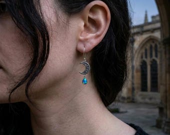 Boucles d'oreilles en argent sterling en forme de croissant de lune, pendentifs en opale représentant les phases de la lune, style gothique céleste, boucles d'oreilles gothiques fantaisistes, fabriquées sur commande