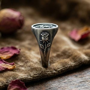 Rose Signet Ring Sterling Silver, Heart Rose Seal Ring, Oxidized Gothic Signet, Tattoo Style Ring, Witchy Jewelry, Made to Order image 2