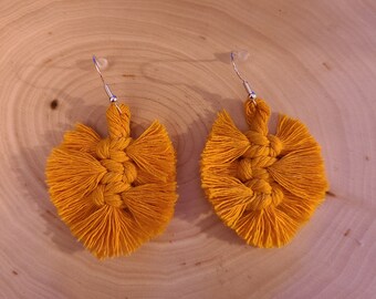 Macrame leaf-shaped earrings- Buttercup Yellow